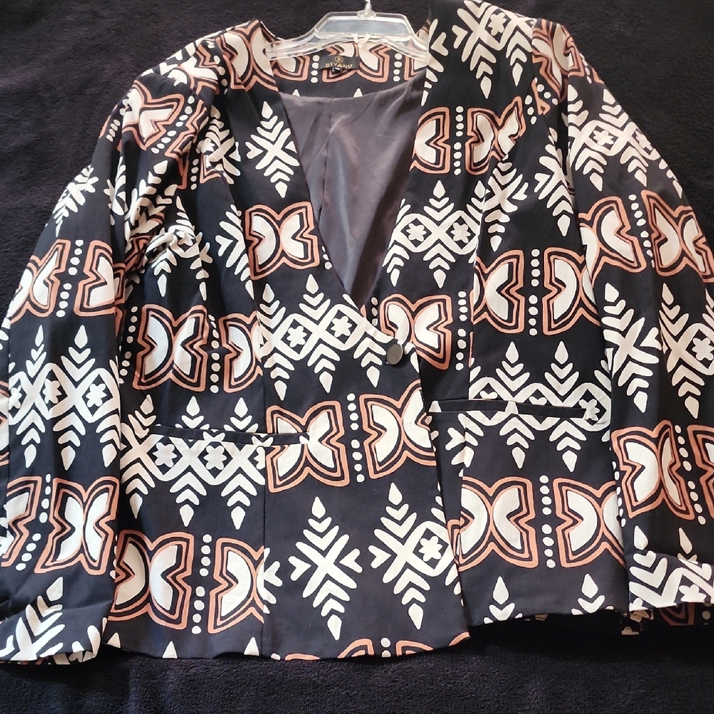 Elegant Black and White Patterned Women's Blazer